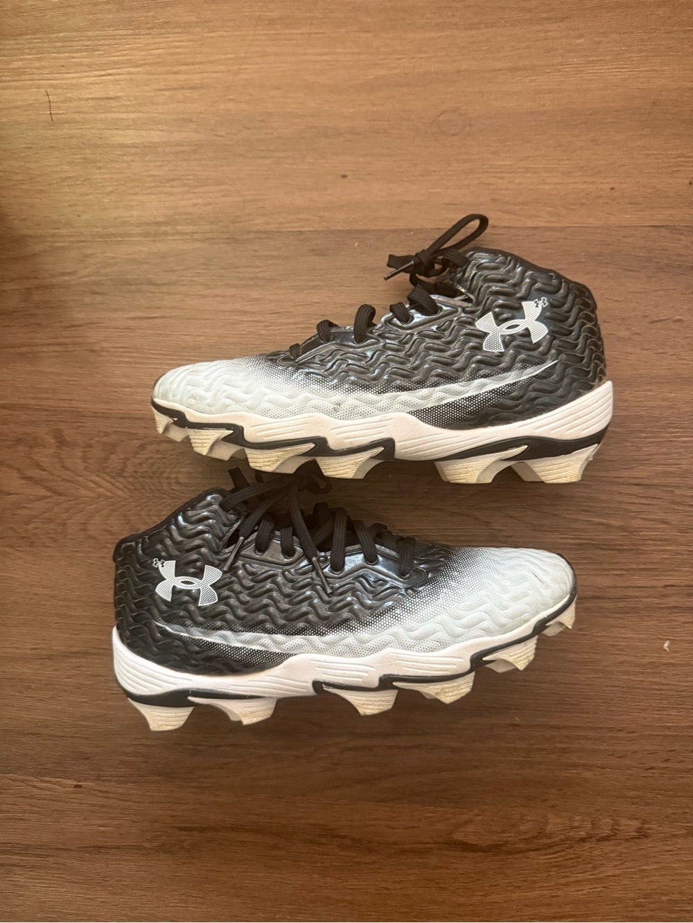 Under Armour Kids Black and White Gradient Cleats